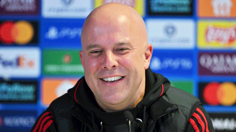 Liverpool-Coach Arne Slot bei der Pressekonferenz vor dem Champions League-Spiel gegen Olympique Marseille.