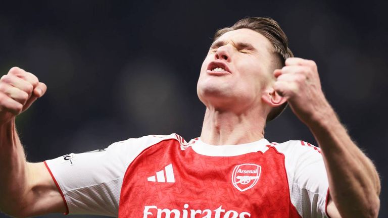 Viktor Gyökeres freut sich über seinen Treffer zum 3:1.