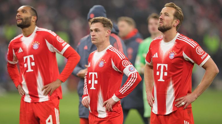 Im bayerischen Duell unterliegt Bayern gegen Augsburg mit 1:2. Am Samstagabend geht es im Topspiel gegen Hamburg. 