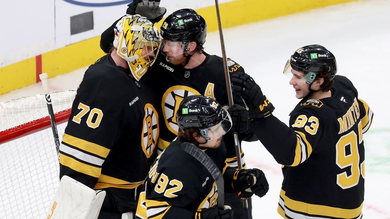 Boston Bruins feiern nächsten Sieg in der NHL.