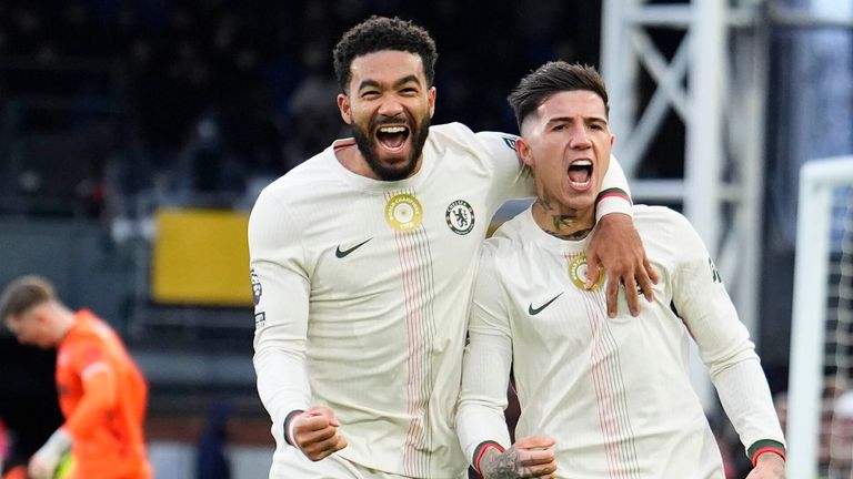 Reece James (links) und Enzo Fernandez (rechts) bejubeln den Sieg gegen Crystal Palace. Am Samstag treffen die Blues auf West Ham