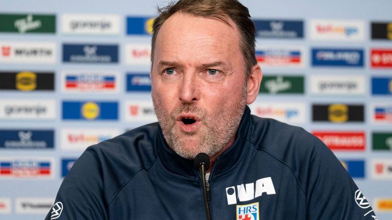 Dagur Sigurdsson kritisiert die EHF für ihre Spielansetzung.