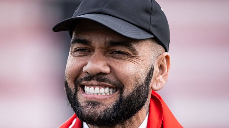 Ex-Barcelona-Star Dani Alves ist seit Kurzem Besitzer des portugiesischen Drittligisten Sao Joao De Ver.