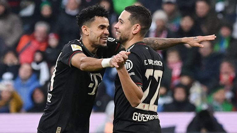 Luis Diaz (l.) bejubelt hier ein Tor mit Bayern-Teamkollege Raphael Guerreiro.