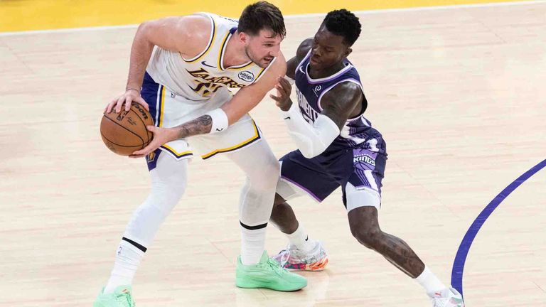Luka Doncic (l.) von den Los Angeles Lakers soll mit Dennis Schröder aneinandergeraten sein.
