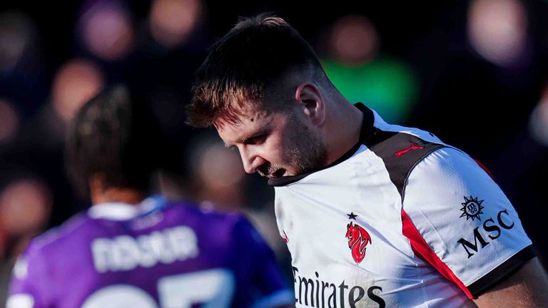 Bitter! Niclas Füllkrug zog sich im Ligaspiel bei der AC Florenz eine Verletzung zu.