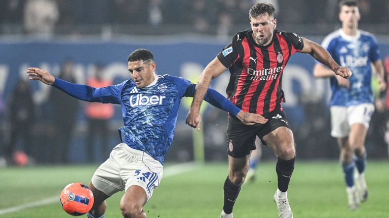 Niclas Füllkrug kam gegen Como trotz seines Zehenbruchs zum Einsatz. 