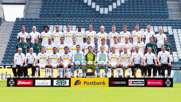 Borussia M'gladbach 2010: Juan Arango (mittlere Reihe, Vierter von links), Marc-Andre ter Stegen (unterste Reihe, Sechster von rechts)