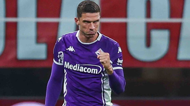 Robin Gosens gewinnt mit Florenz gegen Cremonese.