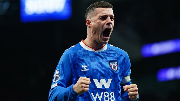 Granit Xhaka hat sich bei Sunderlands Auswärtsspiel mit den Heimfans von West Ham United angelegt. 