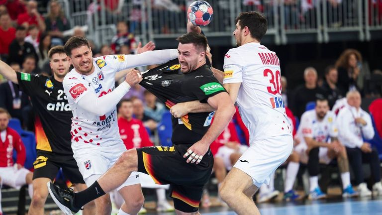 Die DHB-Männer feiern einen knappen Sieg gegen Kroatien. 