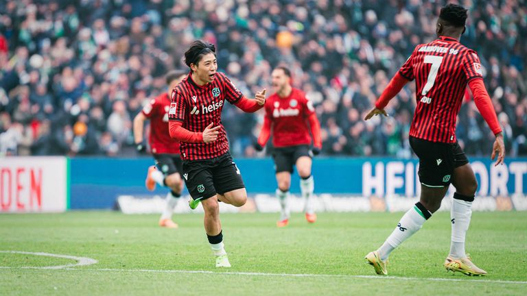 Daisuke Yokota bejubelt seinen Führungstreffer beim Sieg gegen Düsseldorf. Hannover trifft am Freitag auf Magdeburg. 