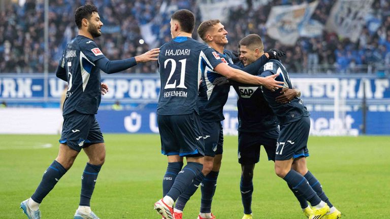 Andrej Kramaric (1. v. re.)  führte die TSG Hoffenheim zum nächsten Dreier.