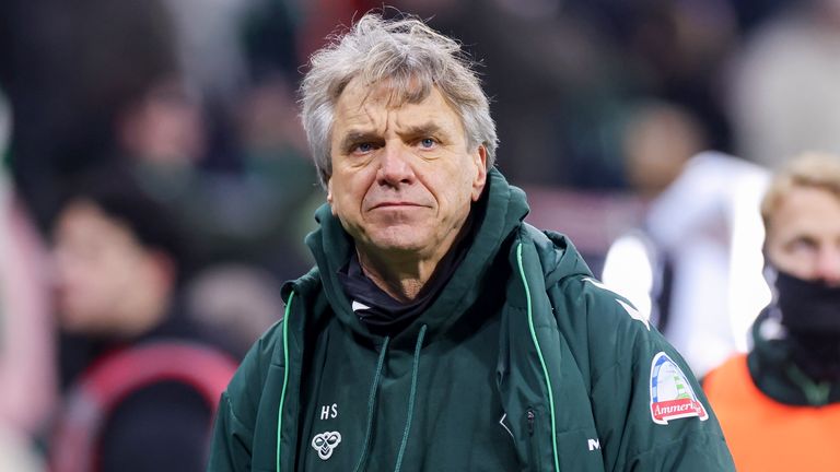 Horst Steffen steht weiter hart in der Kritik - erhält bei Werder Bremen dennoch Rückendeckung.