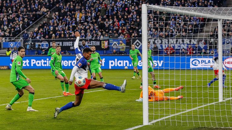 Der HSV muss sich mit einem Remis begnügen.