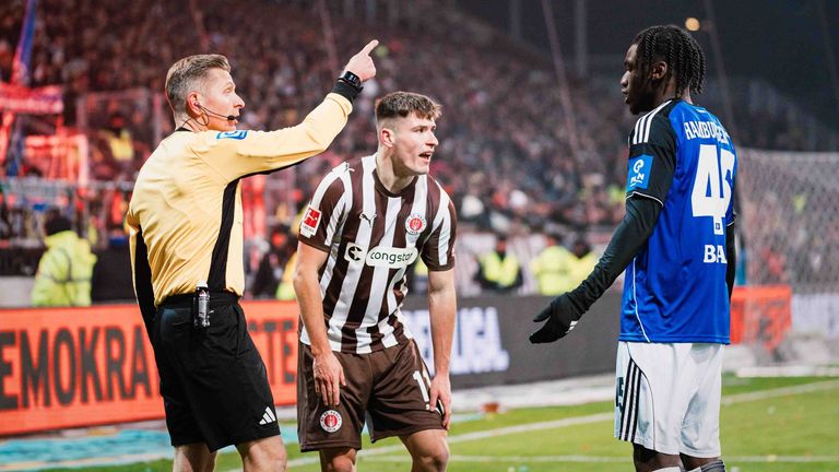 FC St. Pauli vs. Hamburger SV.