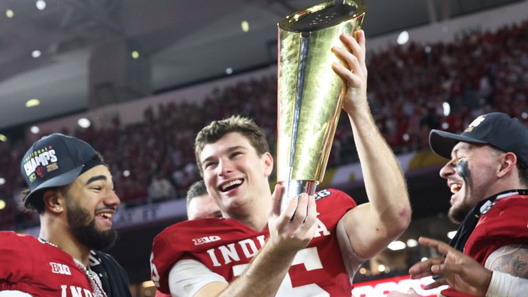 Die Indiana Hoosiers gewinnen zum ersten Mal den Titel im College Football.