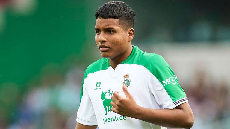 Jeremy Arevalo wechselt von Racing Santander zum VfB Stuttgart.