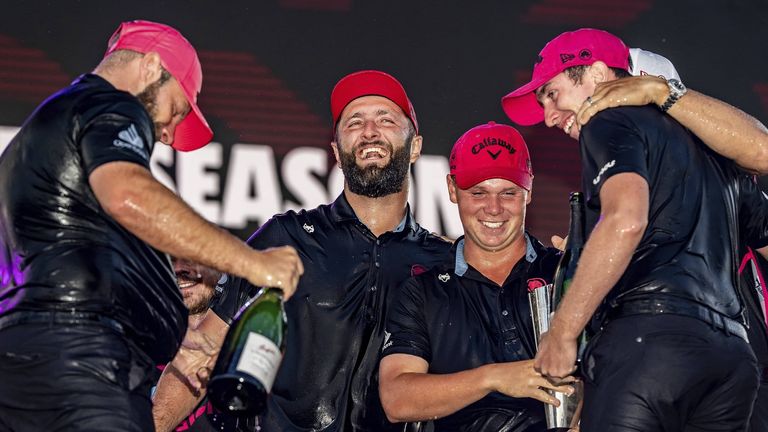 Jon Rahm feiert 2025 das historische Double aus Einzel- und Team-Titel. Nun sind die Augen der Golfwelt auf die LIV Tour 2026 gerichtet.