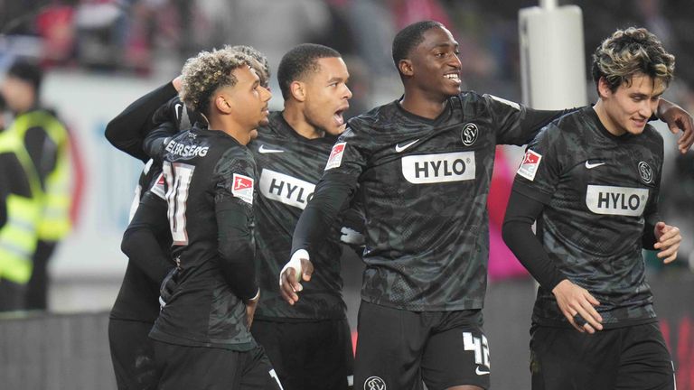 1. FC Kaiserslautern - SV Elversberg.