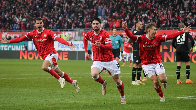 Semih Sahin (Mitte) lässt den Betzenberg jubeln. Kaiserslautern trifft am Sonntag auf Tabellenführer Schalke. 