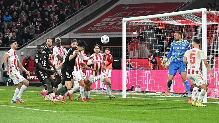 Min-jae Kim köpft das Tor zum zwischenzeitlichen 2:1 für den FC Bayern gegen den 1. FC Köln.