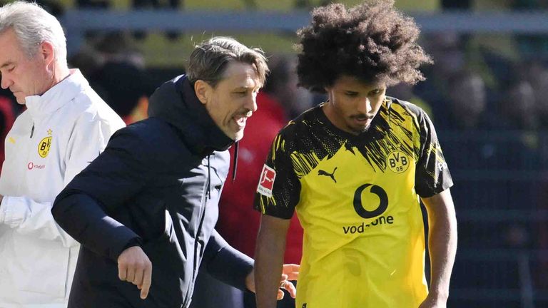 Im Trainingslager will der BVB-Coach Niko Kovac (l.) das Verhalten seines Schützlings Karim Adeyemi aufarbeiten.