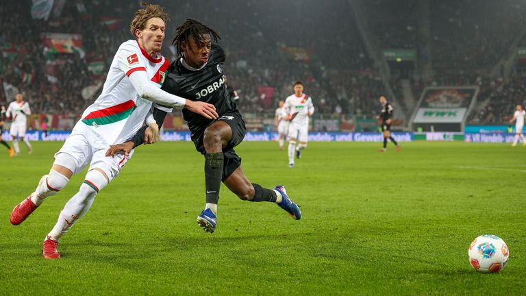 Kristijan Jakic (li.) verletzte sich kurios.