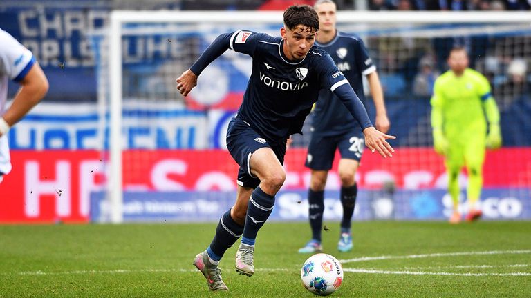 Cajetan Lenz ist mit 19 Jahren bereits unangefochtener Stammspieler beim VfL Bochum.