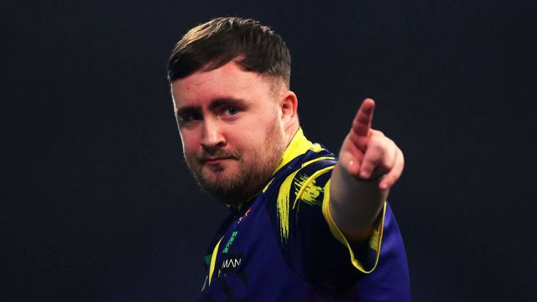 Luke Littler steht im Halbfinale der Darts-WM.