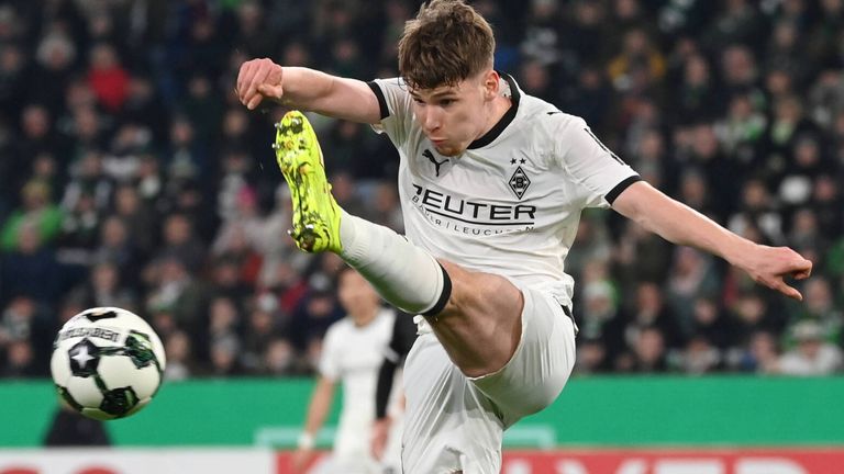 Lukas Ullrich bleibt den Fohlen treu. 