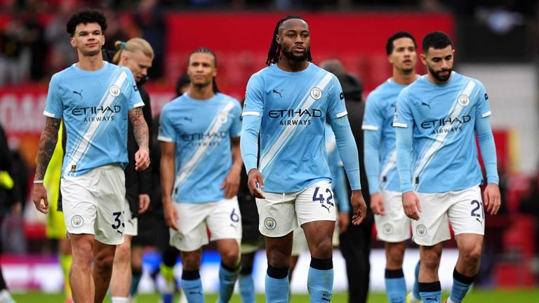 Enttäuschung bei Manchester City nach dem verlorenen Manchester-Derby. Am Samstag soll ein Sieg gegen Wolverhampton her. 