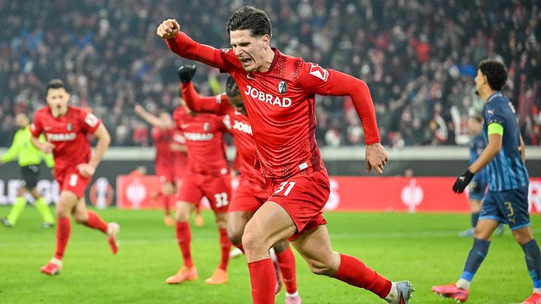 Igor Matanovic erzielt das erlösende Tor des Tages für die Breisgauer. 