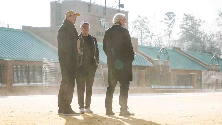 Julian Nagelsmann und Rudi Völler nehmen die Trainingsmöglichkeiten unter die Lupe (Bildquelle: DFB.de)