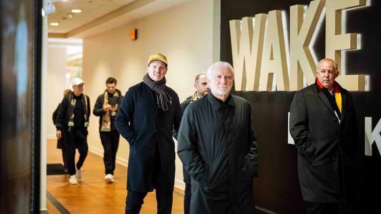 Julian Nagelsmann und Rudi Völler nehmen die Trainingsmöglichkeiten unter die Lupe (Bildquelle: DFB.de)