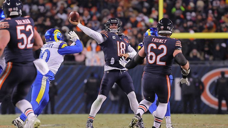 Caleb Williams (Nr. 18) wirft in letzter Sekunde einen unglaublichen Touchdown-Pass zu Cole Kmet & bringt die Chicago Bears in die Overtime.