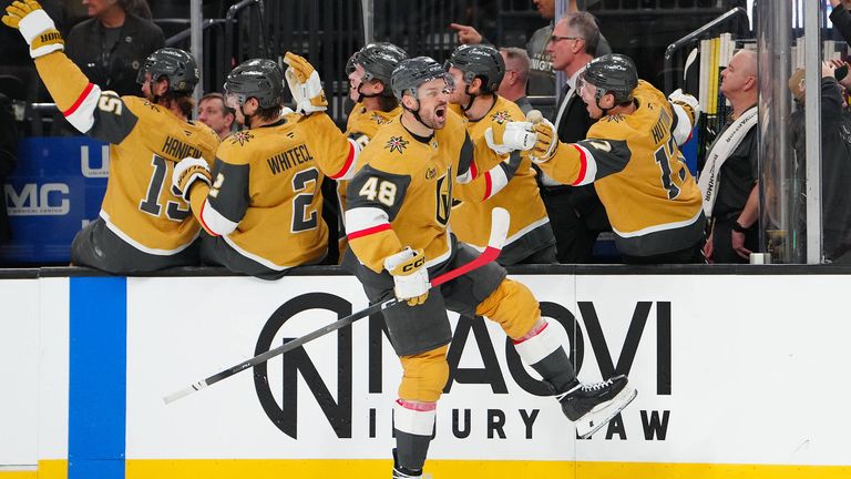 Die Vegas Golden Knights gewinnen in der Overtime mit 6:5 gegen die Toronto Maple Leafs und sind weiterhin Erster in der Pacific Division.