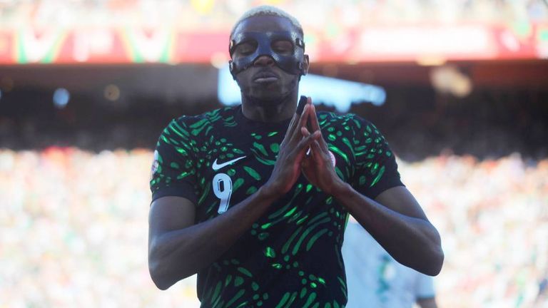 Victor Osimhen schießt Nigeria ins Halbfinale des Afrika Cups. 