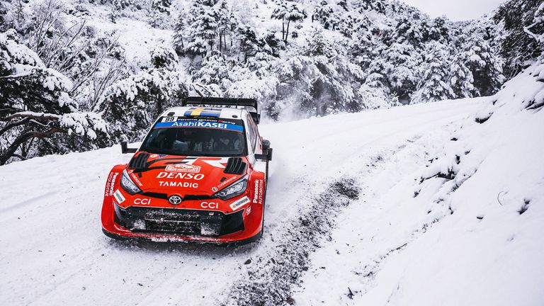 Oliver Solberg hat die weltberühmte Rallye Monte Carlo gewonnen. 