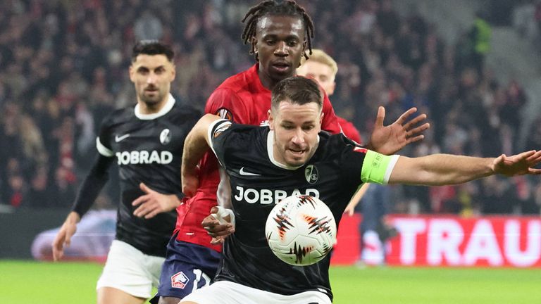 Dem SC Freiburg reicht ein Punkt in Lille für das Achtelfinale der Europa League.