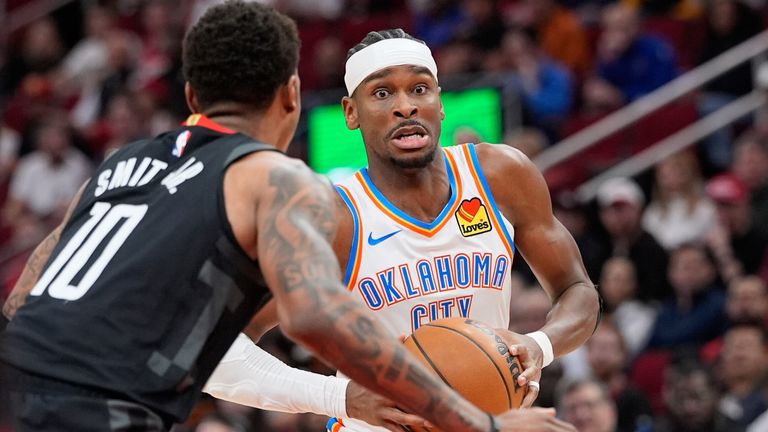 Shai Gilgeous-Alexander (r.) kommt auf 20 Punkte.