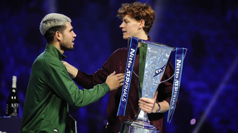 Spielen Carlos Alcaraz (l.) und Jannik Sinner 2026 in einem Doppel?