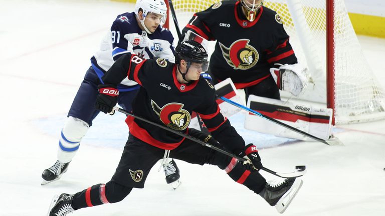 Tim Stützle baut beim Sieg seiner Ottawa Senators seine persönliche Serie aus.