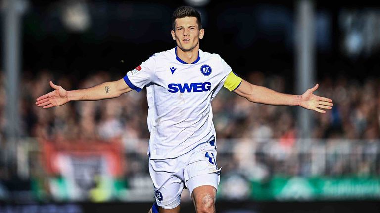 Marvin Wanitzek sorgt mit seinem Doppelpack für den KSC-Auswärtssieg.