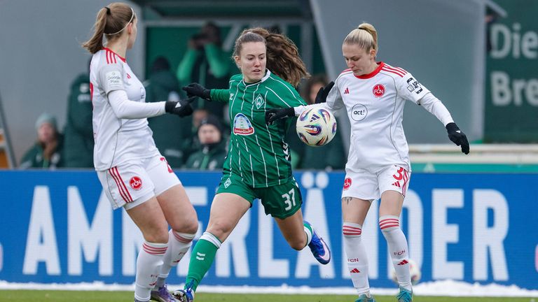 Die Frauen von Werder Bremen lassen gegen den 1. FC Nürnberg Punkte liegen.