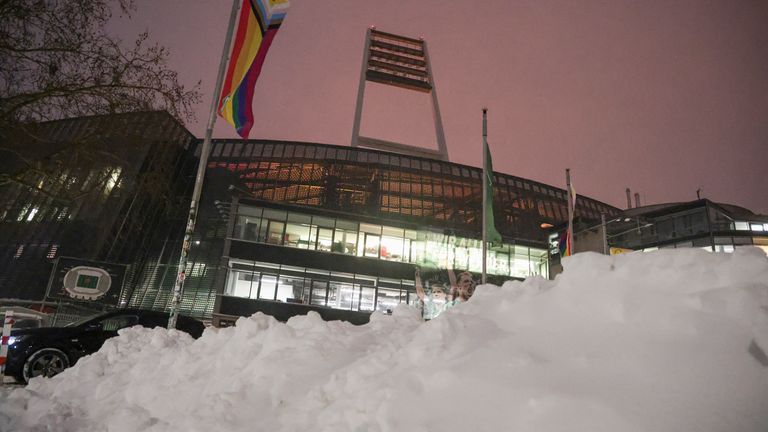 Auch im Weserstadion in Bremen kann am Wochenende nicht gespielt werden. 