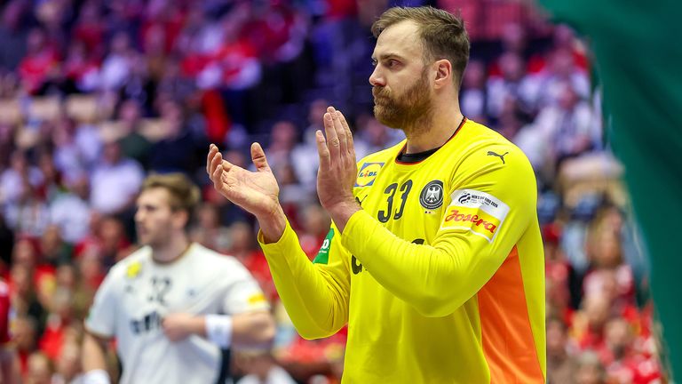 Andreas Wolff appelliert an seine Mannschaft.