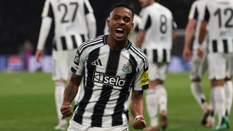 Joe Willock celebrates after equalising for Newcastle in Paris