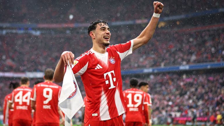 Aleksandar Pavlovic kann sich eine langfristige Zusammenarbeit mit dem FC Bayern vorstellen.