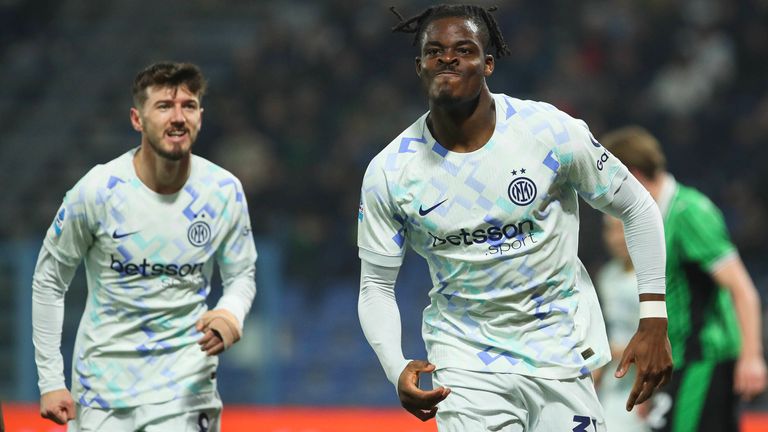 Yann Bisseck trifft beim Inter-Kantersieg.